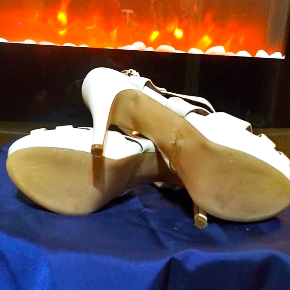 Strappy Guess White Pumps